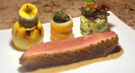 Magret de canard au poivre & son écrasé de pomme de terre aux champignons